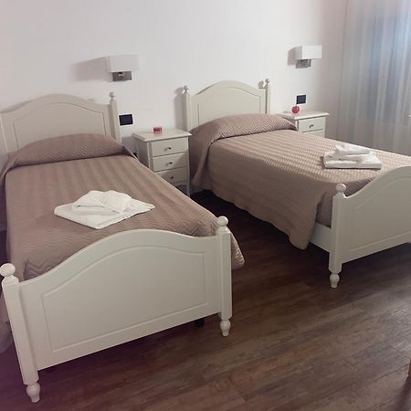 Petite Pomme Hotell Romano D'Ezzelino Exteriör bild