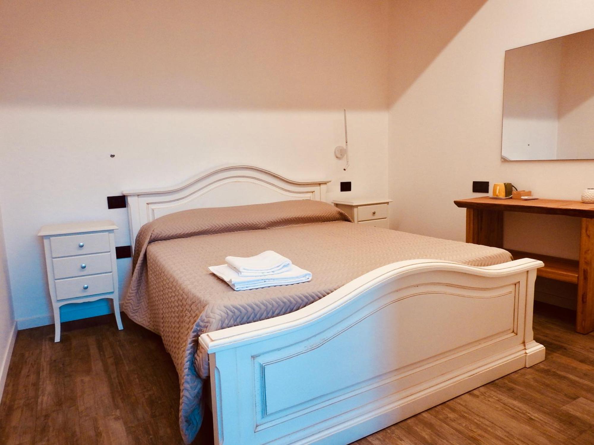 Petite Pomme Hotell Romano D'Ezzelino Exteriör bild