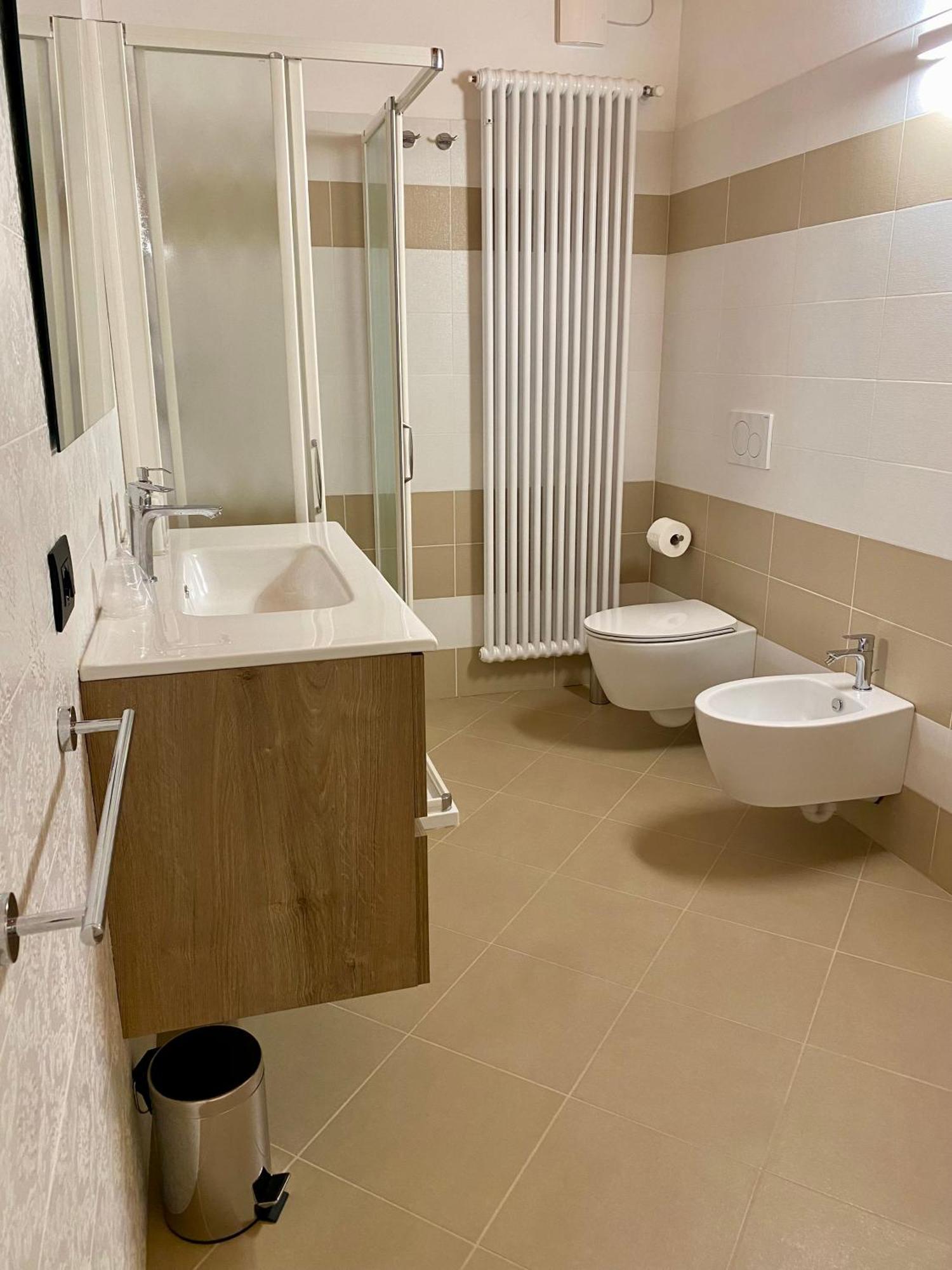 Petite Pomme Hotell Romano D'Ezzelino Exteriör bild